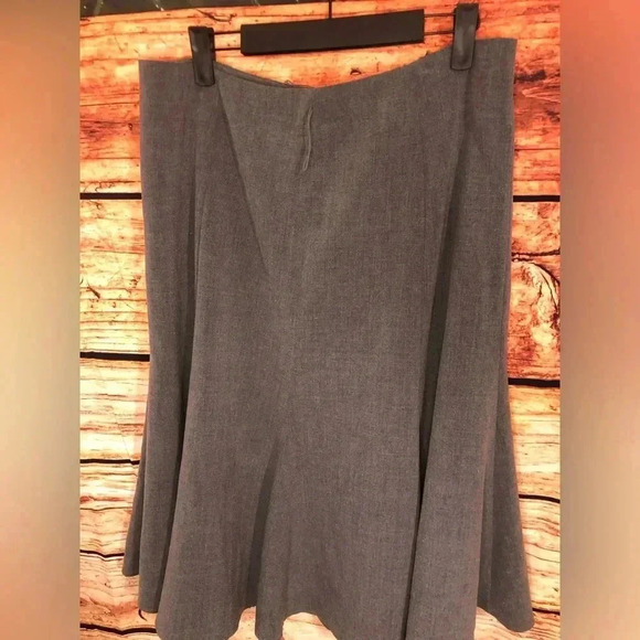 Women’s Grey Skirt size 10 - Picture 5 of 13